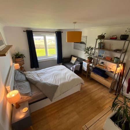 Sea Views On Fistral. Lovely Private Bedroom New Quay Екстериор снимка