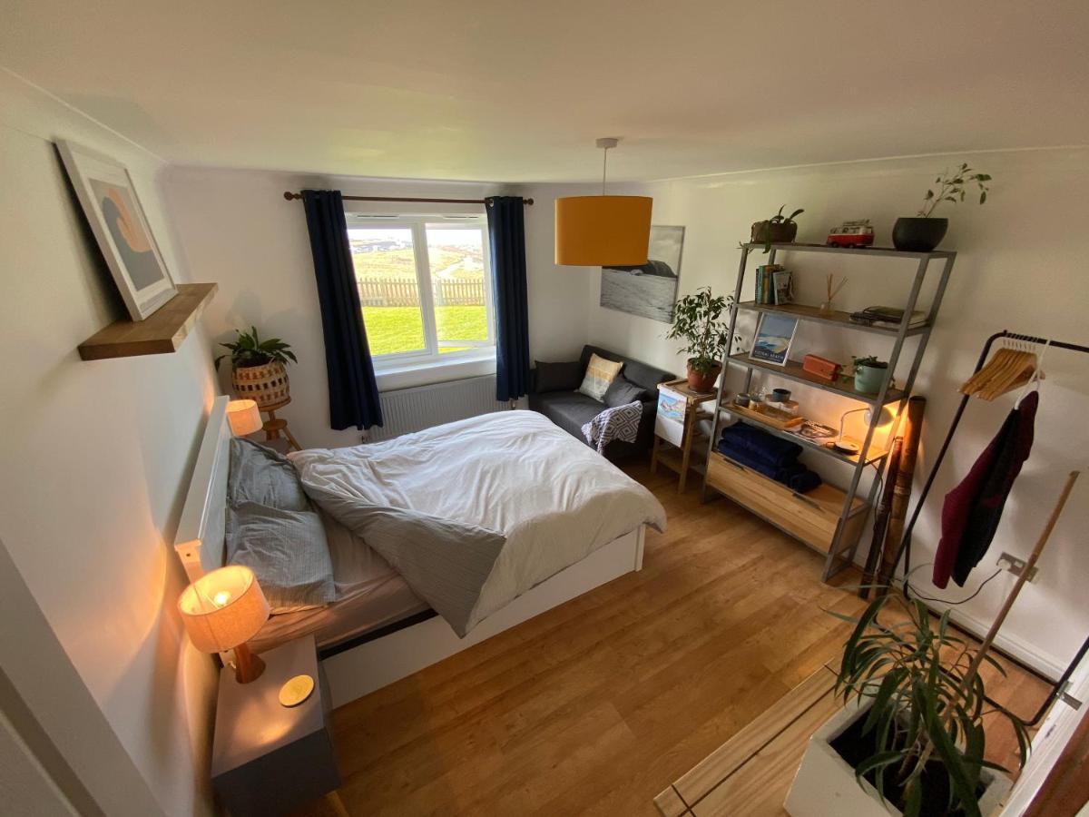 Sea Views On Fistral. Lovely Private Bedroom New Quay Екстериор снимка