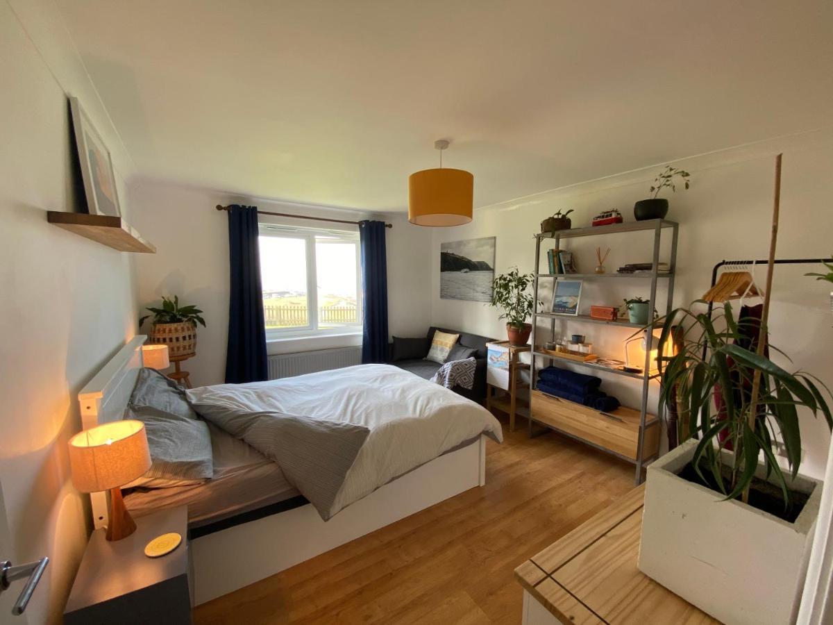 Sea Views On Fistral. Lovely Private Bedroom New Quay Екстериор снимка